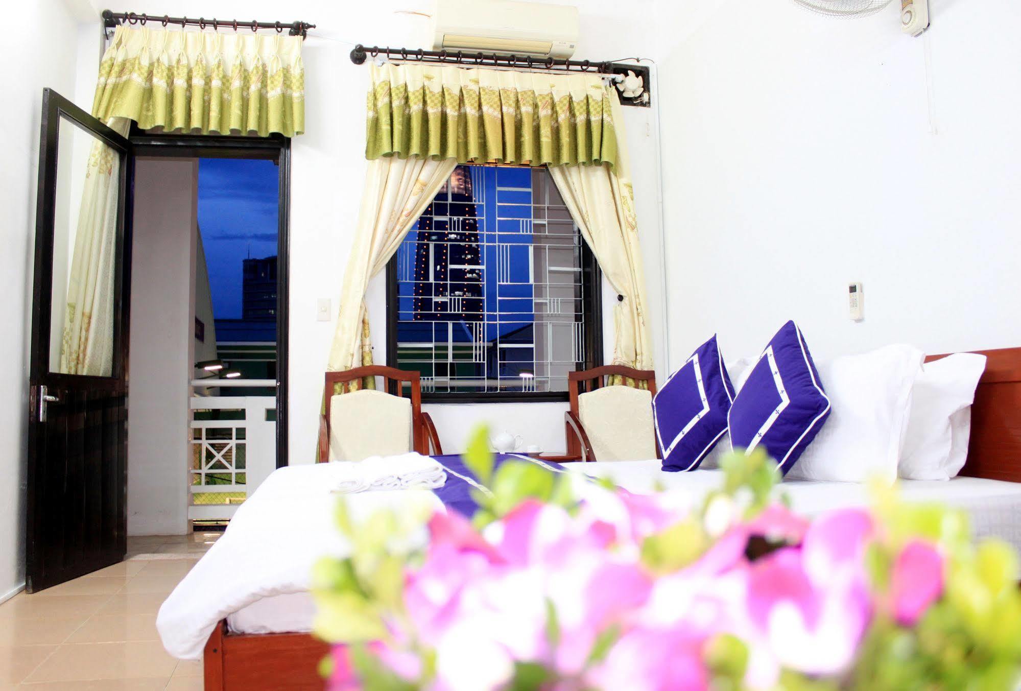 Ngoi Nha Xanh Hotel Danang Exteriér fotografie